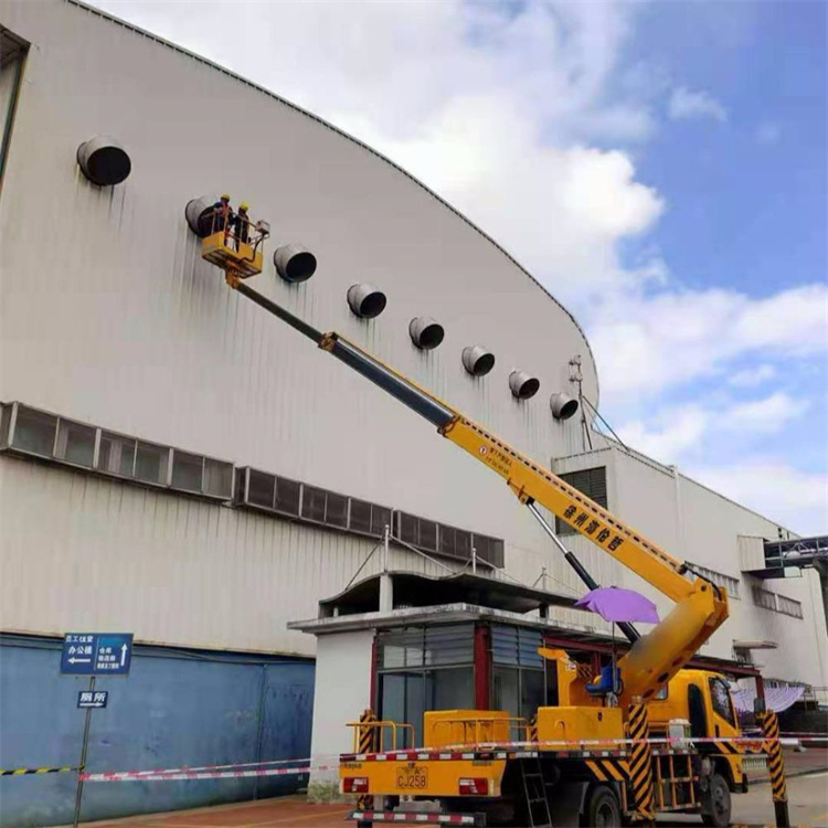 莱城高空作业车出租服务：专业广告牌安装解决方案