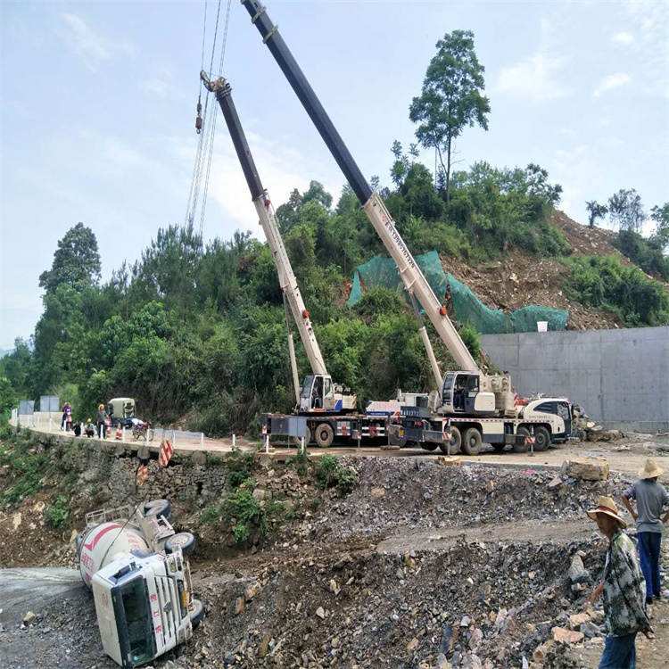 莱城汽车掉沟里叫吊车救援要多少钱
